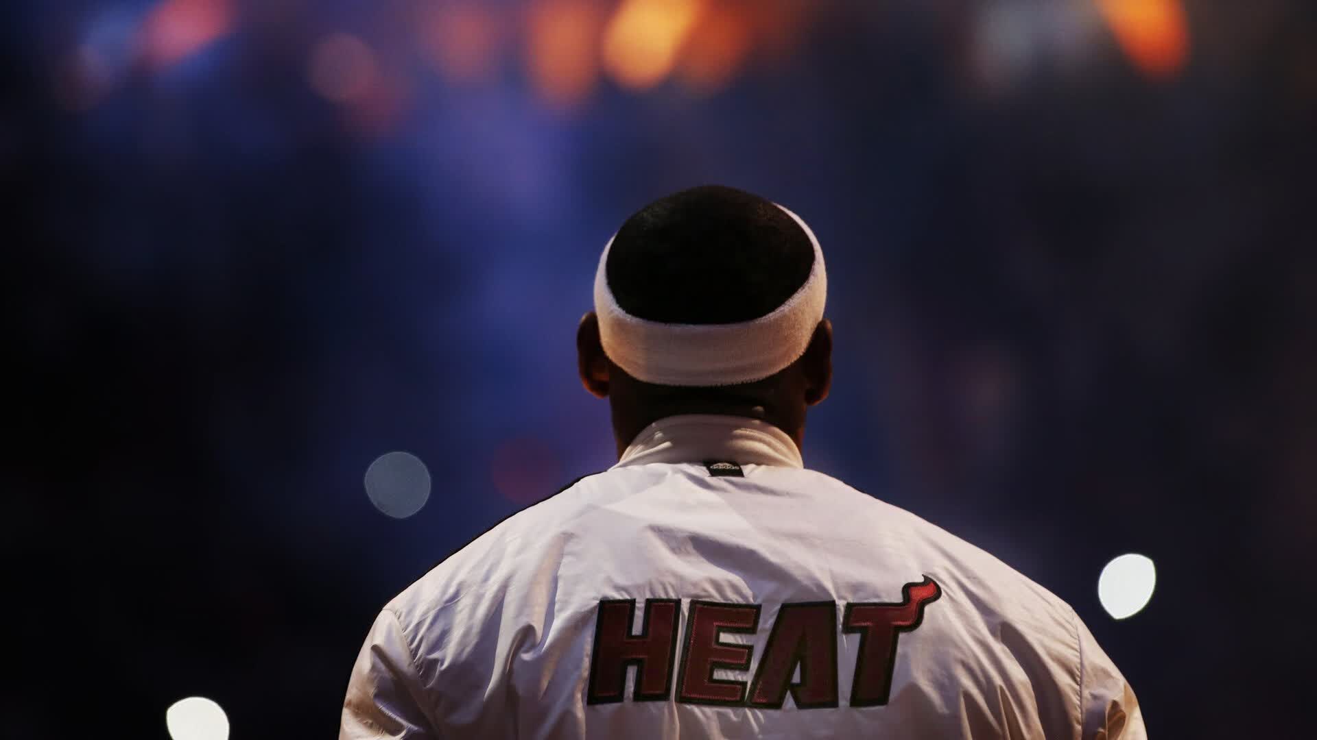 开云体育平台APP-东亚之光遇暗礁,三笘薰独舞破重围—2026世界杯出线战焦点战,罗马尼亚完胜越南,日本飞翼状态火热主宰赛场
